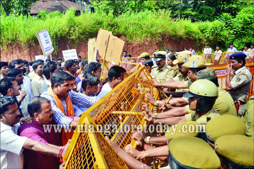 bajarangdala pROTEST